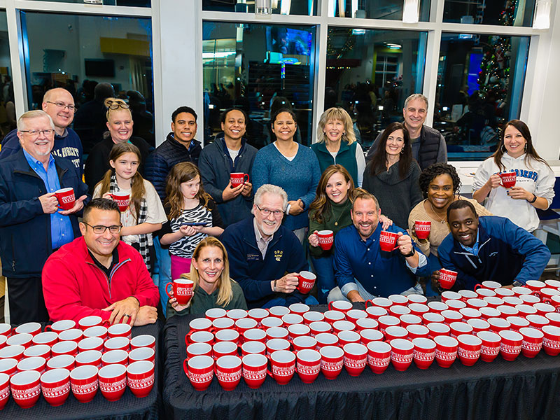 ORU Christmas Volunteer