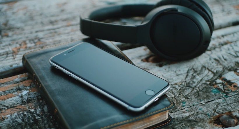 headphones bible smartphone
