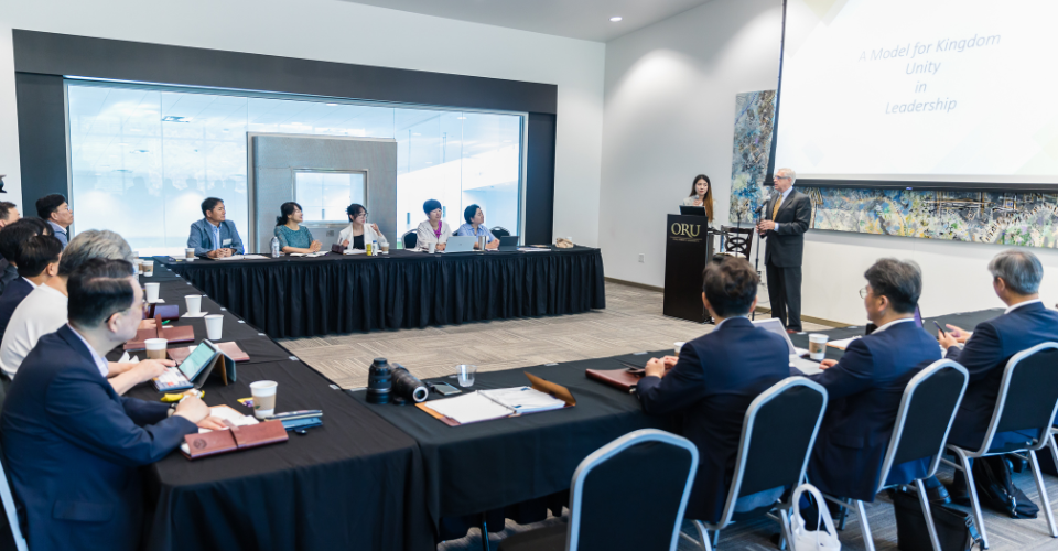Develop the skills to lead organizational change, foster innovation, and guide strategic transformation through ORU's online Graduate Certificate in Organizational Transformation.